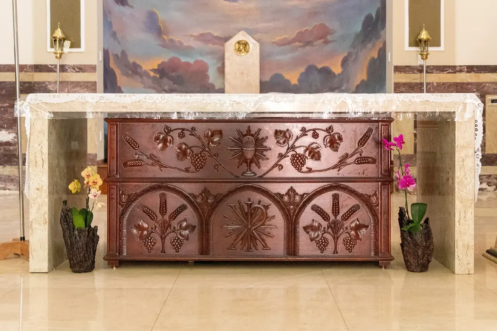 Altar em madeira entalhada da Igreja Matriz de Santa Teresa