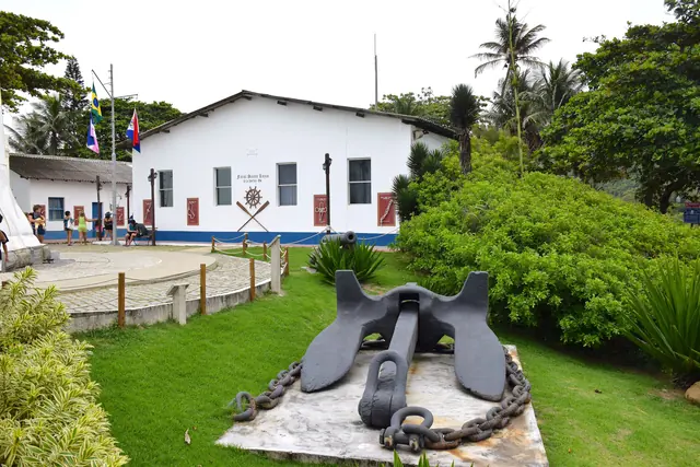 Âncora em exposição na área do Farol de Santa Luzia