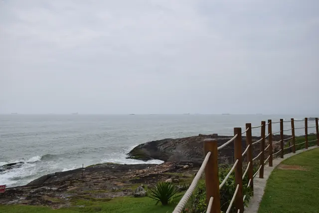 Mirante para o mar na área do Farol de Santa Luzia