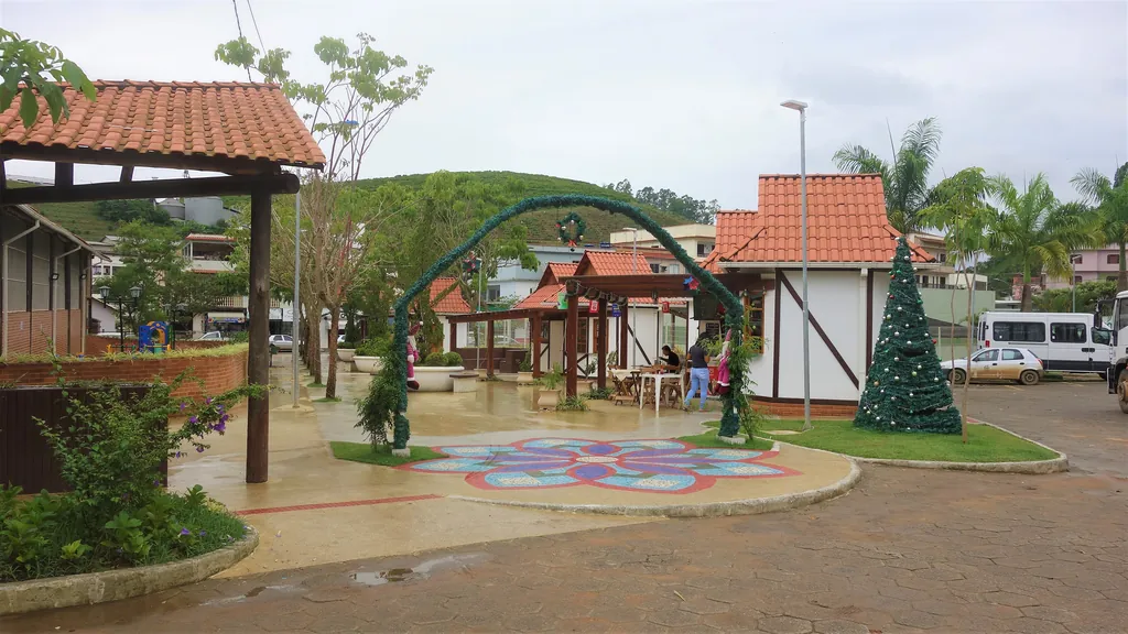 O centro de Santa Maria de Jetibá Praça no centro de Santa Maria de Jetibá (ES)
