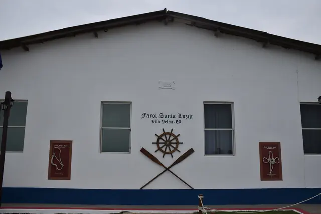 Prédio histórico do Farol de Santa Luzia, em Vila Velha